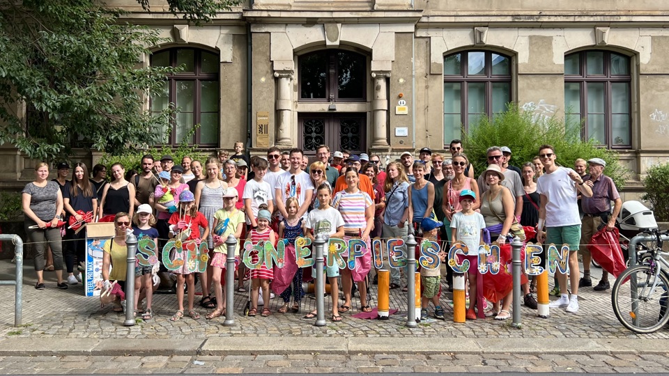 Müllsammelaktion in DD-Pieschen